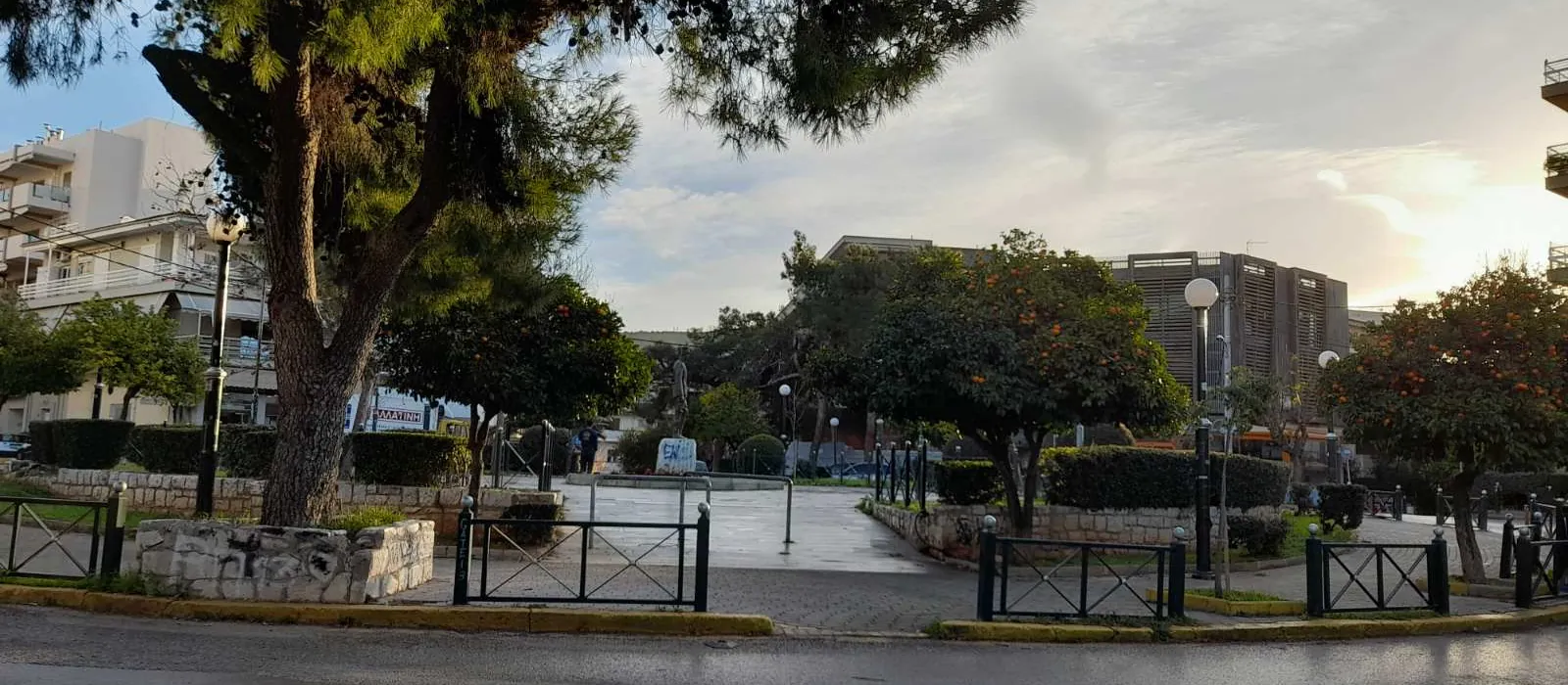 Nea Erythraia · semt meydanı